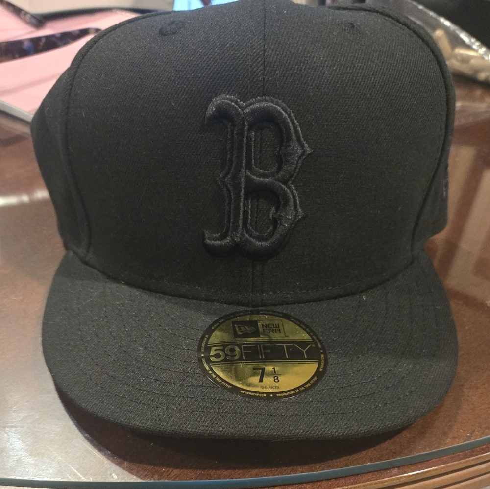 New Era Black 59FIFTY Fitted Cap Size 7 1/8
